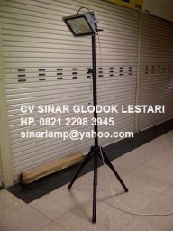 Tripod Lampu Sorot LED dan HPIT